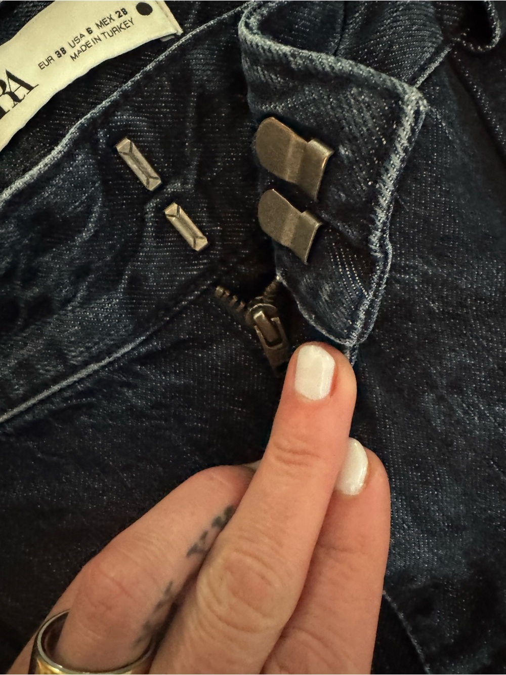 Zara Cargo Jeans with Branded Waist Label - Picture 5 of 12